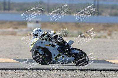 media/Oct-05-2025-CVMA (Sun) [[beeef4f201]]/Race 5-Amateur Supersport Open (Holeshot)/